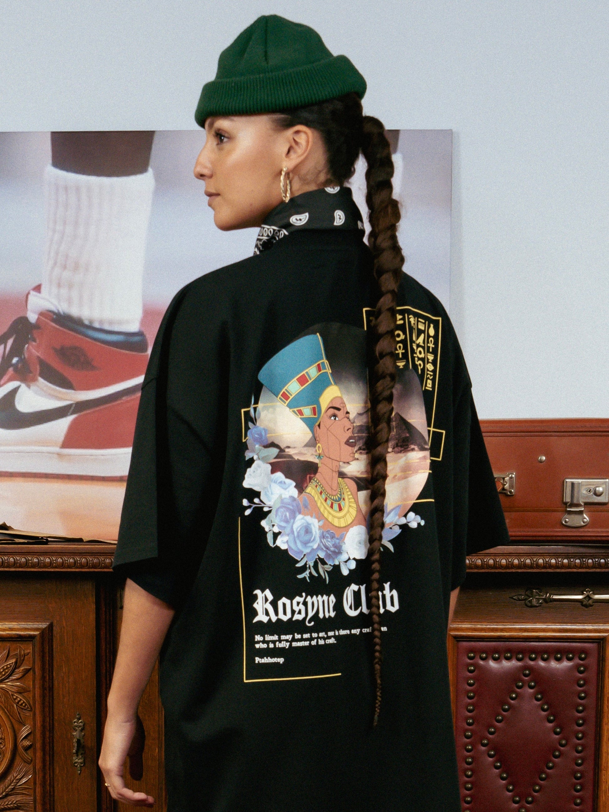 T-shirt Nefertiti Black - Oversize - Rosyne Club